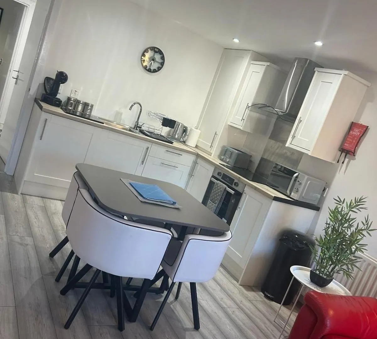 4 Stars 2 Bed Newly Renovated City Apartment With Free Parking Μπέλφαστ